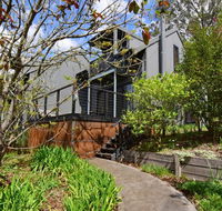 Cloudsong Chalet 2 - Close to the village centre - Getaway Accommodation