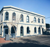 College Lawn Hotel - Getaway Accommodation