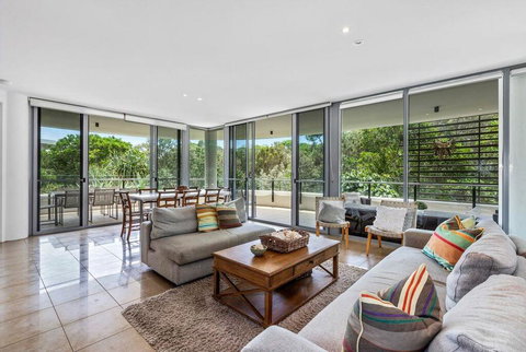 COTTON BEACH 94 - MID-FLOOR PENTHOUSE - Getaway Accommodation 1