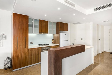 COTTON BEACH APARTMENT 33 WITH POOL VIEWS - Getaway Accommodation 1