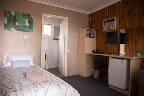 Darling River Motel - Getaway Accommodation 2