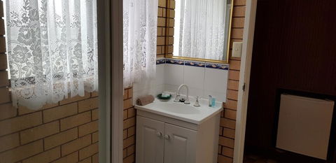 Darling River Motel - Getaway Accommodation 3