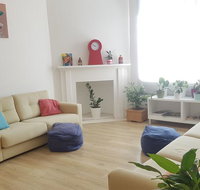 Double bedroom in bright and airy house - Getaway Accommodation