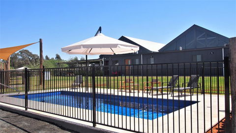 Dubbo Rhino Lodge - Getaway Accommodation 3
