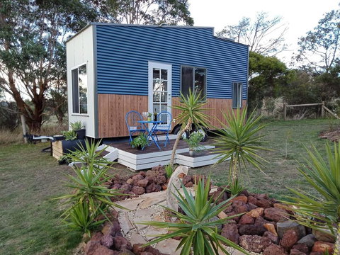 Dyl & Lil's Tiny House On Wheels - Getaway Accommodation 0