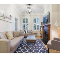 Elegant Renovated Terrace Close To City - Getaway Accommodation