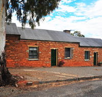 Emma Tiver Heritage Cottage - Getaway Accommodation