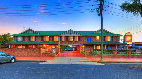 Endeavour Court Motor Inn - Getaway Accommodation 0