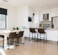 Endsleigh II - Cosy 2 Bedroom Villa Free Wifi Near CBD - Getaway Accommodation