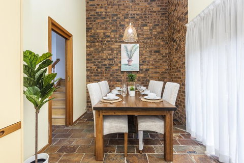 Epping 3BR 3BA Fast Wifi Easy Parking House - Getaway Accommodation 3