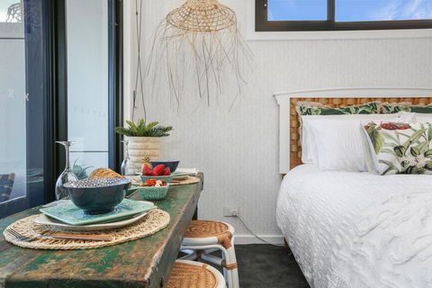 Eternity 141 - Room With Private Bathroom, Balcony Bed & Breakfast - Getaway Accommodation 3