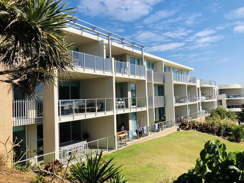 EXTRA LARGE 2 Bed Apartment - 3 Pools And Spa - Mountain View - BEACHFRONT LOCATION CABARITA BEACH - Getaway Accommodation 3