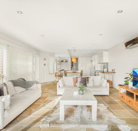 Family House With BBQ Deck Water View and Parking - Getaway Accommodation