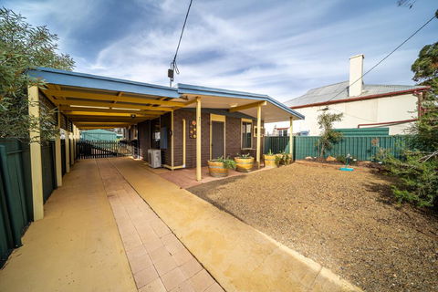 Flinders Ranges Bed And Breakfast - Getaway Accommodation 1