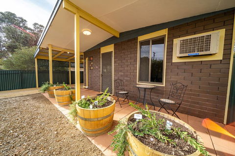 Flinders Ranges Bed And Breakfast - Getaway Accommodation 0