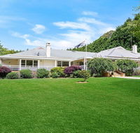 Gerron Park - country luxe tennis court and pool - Getaway Accommodation
