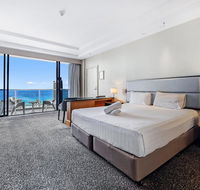 Gold Tower 20th Level Suite with Kitchenette - Getaway Accommodation