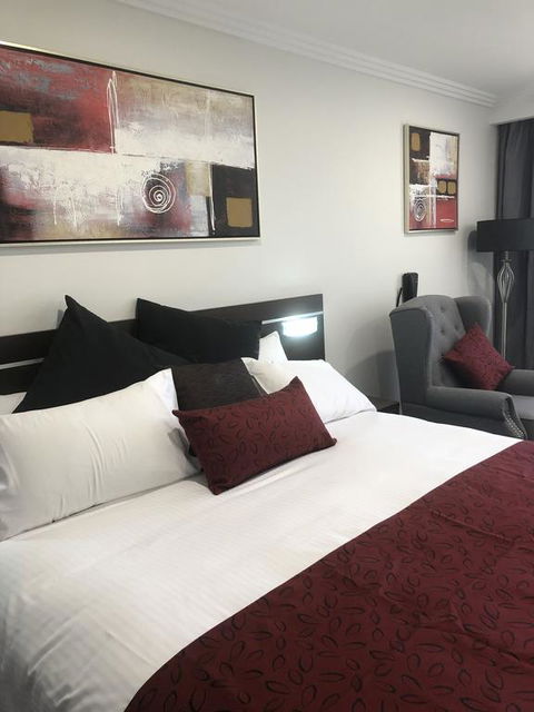 Golden West Motor Inn - Getaway Accommodation 3