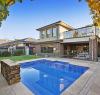 Hampton Haven with Pool for families and a max of 8 adults. - Getaway Accommodation