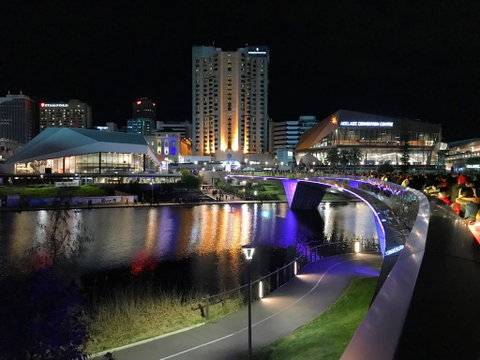 Hello Adelaide Motel And Apartments - Getaway Accommodation 0