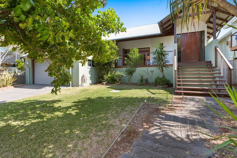 Hidden Escape On Casuarina Beech - Getaway Accommodation 2