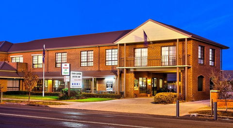 Holbrook Town Centre Motor Inn - Getaway Accommodation 0
