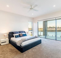 HomePlus - Luxury Living in Sanctuary Cove - Getaway Accommodation