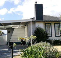 Jesson Crescent Dandenong Cozy House - Getaway Accommodation
