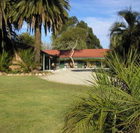 Jolly Swagman Motor Inn Holbrook - Getaway Accommodation