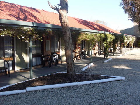 Jolly Swagman Motor Inn Holbrook - Getaway Accommodation 3