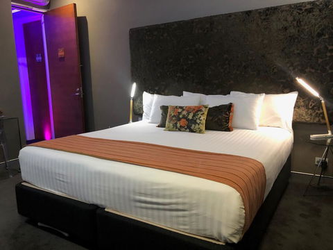 Junction Hotel - Getaway Accommodation 2