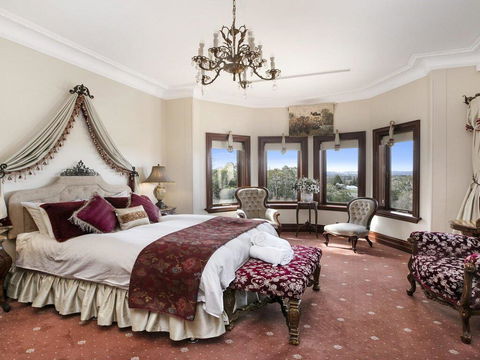 Kilburn - Views As Far As The Eyes Can See - Getaway Accommodation 1