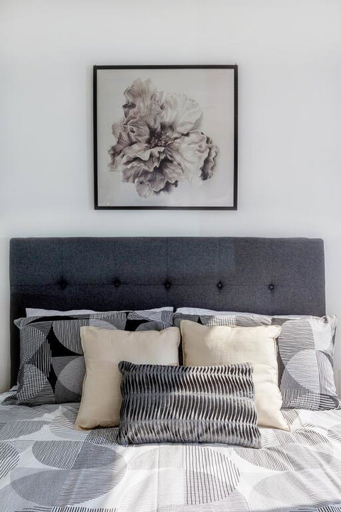 KOZYGURU FORTITUDE VALLEY AMAZING VIEW 2BED APT + FREE PARKING QFV010 - Getaway Accommodation 3