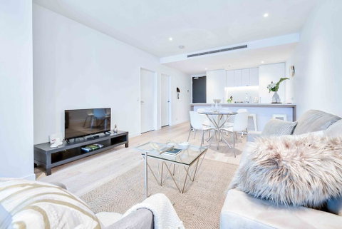 KOZYGURU FORTITUDE VALLEY HIGH LEVEL 2 BED APT + FREE PARKING QFV179-2612 - Getaway Accommodation 2