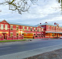 Lake Inn - Ballarat - Getaway Accommodation