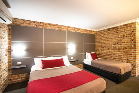 Lakeview Hotel Motel - Getaway Accommodation 0