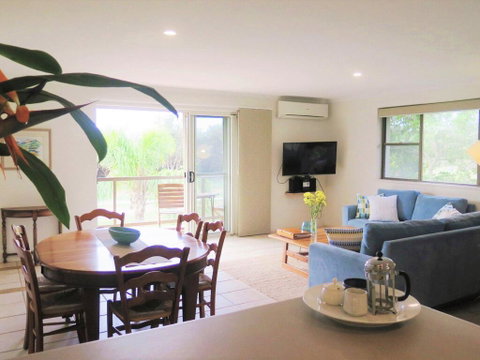 Lawson Beachfront - Getaway Accommodation 2