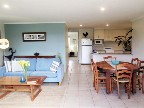 Lawson Beachfront - Getaway Accommodation 0
