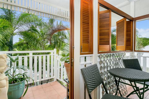 Lilyfield Apartments - Two Bedroom Apartment - Getaway Accommodation 3