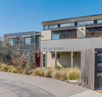 Luxe Townhouse - Linen/WiFi Included - Getaway Accommodation