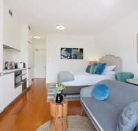 Luxurious light-filled studio in winning location - Getaway Accommodation