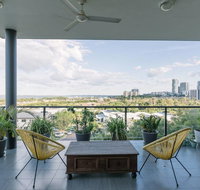 Luxury  Location - Sea Views with Modern Class  - Getaway Accommodation
