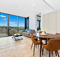 Luxury and Right next to the Central station  Shopping Center - Getaway Accommodation