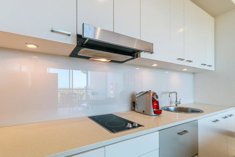 Luxury Retreat 2 Bedroom Spa Suite - Getaway Accommodation 1