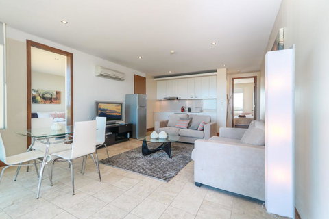 Luxury Retreat 2 Bedroom Spa Suite - Getaway Accommodation 2