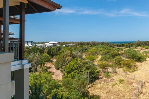 Luxury Retreat 2 Bedroom Spa Suite - Getaway Accommodation 3