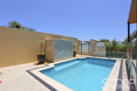 LUXURY VILLA W POOL & SPAS - Getaway Accommodation 2
