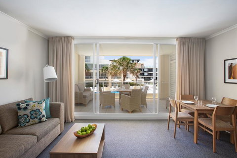 Mantra Ettalong Beach - Getaway Accommodation 1