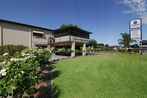 Mayfair Motel - Getaway Accommodation 0