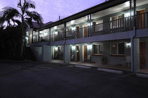 McNevins Logan Park Motel - Getaway Accommodation 1